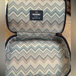 NEW! MISSONI Exclusive Delta Amenity Travel Case Blue Wave Zipper Ltd Edition